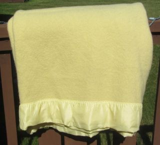 Faribo Wool Blanket Satin Binding Yellow 68 X 79 Twin Full Bed Vintage