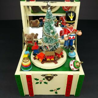 Vintage Enesco Wooden Christmas Music Box O Tannenbaum 1984