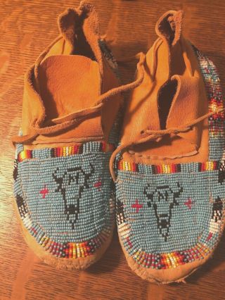 8 " Native American Plains Indian Buffalo Skull Fully Beaded Antique Moccasins