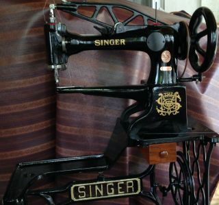 Singer 29 - 4 Vintage Sewing Machine,  Leather,  Shoe Patch
