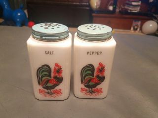 Vintage Tipp - Usa 4 " Rooster Chicken Salt & Pepper Shakers Milk Glass W/metal Lid