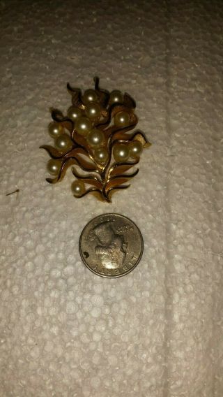 Vintage Crown Trifari Signed Gold Tone & Faux Pearl Leaf Pin Brooche