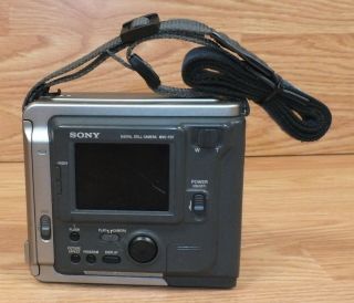 Vintage Sony (MVC - FD7) Digital Mavica 10X Still Camera with 3.  5 