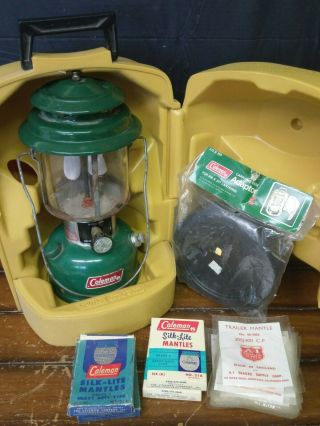 Vintage 1983 Coleman 220k 2 Mantle Lantern With Hard Shell Carry Case And
