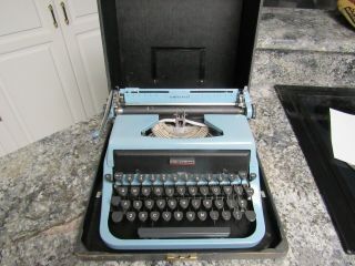 Vintage Underwood Golden Touch Quiet Tab Typewriter With Case,
