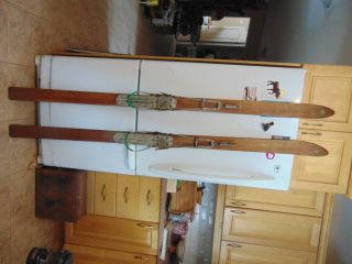 Vintage/antique Wooden Skis 73 Long Chalet Decor 8096