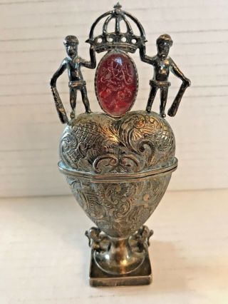 Rare Antique 1740 Danish Sterling Silver Gilt Hovedvansaeg Vinaigrette Spice Box