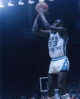 Michael Jordan Unc Tarheels Basketball 8x10 Sports Photo (g)