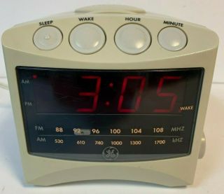 G.  E.  General Electric White Clock/alarm/radio Model 7 - 4806a - Cube