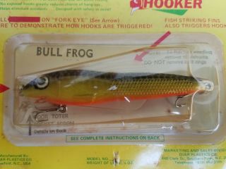DIAR Plastic Fish Trap Hidden Hooker spring - loaded lure BULLFROG,  NOS 3