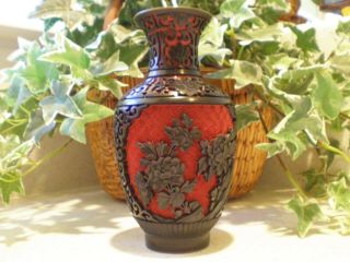 Vintage Chinese Black And Red Cinnabar 7 1/4 " Tall Vase