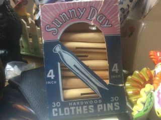 Nib Vintage Sunny Day Wooden Clothes Pins 30 Hardwood Clothespins Usa