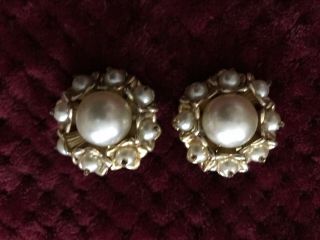 French Vintage 1970 ' s - 80 ' s earrings.  Pearls - Floral design 2