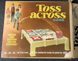1969 Ideal Toss Across Game Vintage Tic Tac Toe W/box & 5 Bean Bags