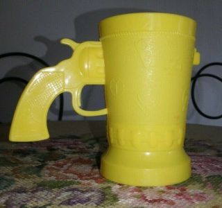 Vintage E - Z Por Corp Kids Yellow Plastic Cowboy Mug W/six Shooter Handle