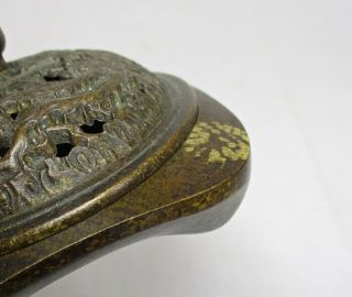 E098: Chinese copper incense burner with fine lid and appropriate signature 2