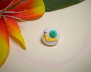Vintage White Milk Glass Yellow And Green Snail Picture Button