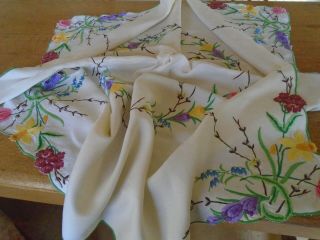 Vintage Embroidered Irish Linen Tablecloth - Old Bleach ?