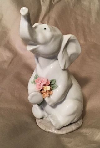 Vintage 1997 Llardró “lucky In Love “ Elephant With Flowers Figurine 6462