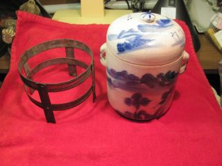 AN ANTIQUE 19TH CENTURY PORCELAIN BLUE&WHITE TOBACCO JAR ON TIN STAND DOUBLE LID 2