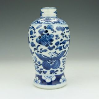 Antique Chinese Porcelain - Blue & White Oriental Bird & Flowers Vase 2