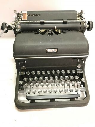 1947 Antique Vintage Royal Typewriter Desktop