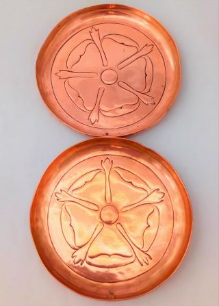 Pair Keswick School Of Industrial Arts Dishes Arts Crafts Copper Repousse C 1900