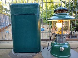 6/62 1962 Coleman 228E Dual Mantle White Gas Lantern w/ Metal Clamshell Case 3