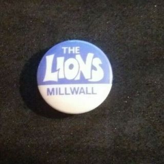 Vintage 1970s Tin Badge Millwall F.  C.  The Lions