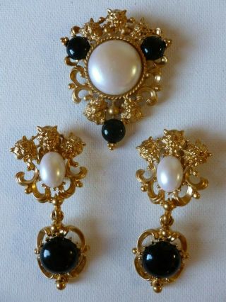 Vintage Avon Baroque Lion Head Gold Tone Faux Pearl Onyx Brooch Clip On Earrings