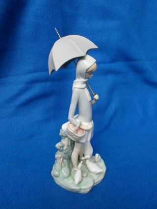 Vintage Lladro Porcelain Figurine - Girl Feeding Ducks,  Umbrella - Perfect 2