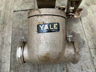 Antique Yale Model 570 Industrial Commercial Heavy Duty Door Closer