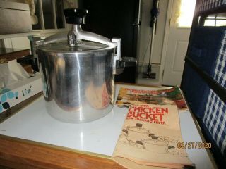 Vtg Wear - Ever Chicken Bucket 6 Qt Low Pressure Chicken Fryer Cooker 90026 Book