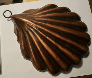 Vintage Shell Shaped Copper Jello Mold.  Heavy,  Has Hanger