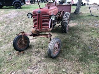 Antique 1954 Farmall Cub Tractor With Fast Hitch 3