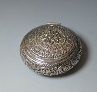 Fine Old Indian Kutch Silver Snuff Box