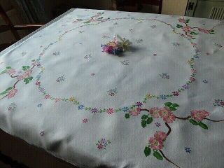 VINTAGE HAND EMBROIDERED LINEN TABLECLOTH=BEAUTIFUL CIRCLE OF PINK WILD ROSES 2