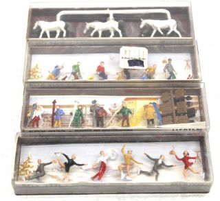 4 Vintage Merten Ho Miniature Figures Men Skiing,  Passengers,  Figure Skater,  Horses