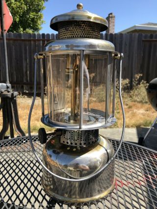 Vintage 1925 5/8 Coleman Quicklite L327 White Gas Lantern Mica Globe