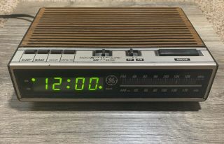 General Electric Ge Vintage 70s Digital Am/fm Clock Radio 7 - 4618b