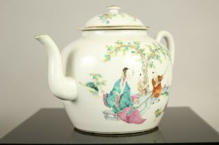 A large Chinese famille rose figural teapot with mark to the base 19thc Qing 3
