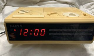 Vintage Sony Dream Machine Fm/am Digital Alarm Clock Radio Icf - C2w Beige