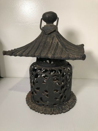 Vintage Japanese Old Cast Iron Pagoda Garden Lantern Patio Light Made In Japan