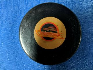 Nhl Vancouver Canucks Vintage Viceroy Rubber Shield V3 Slug Game Puck 1973/83