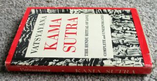KAMA SUTRA: THE HINDU RITUAL OF LOVE (1963) Vatsyayana - Castle Books HC 2