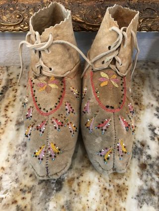 Vintage Antique Native American Indian Beaded Leather Moccasins Size 9 Shoes