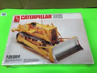 Vintage Amt 1/25 Scale Caterpillar D8h Model Kit