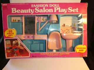 Vintage Barbie Fashion Doll Beauty Salon Play Set