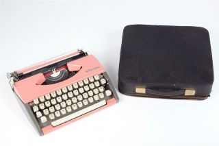 Vintage C1960 Olympia  Sf De Luxe " Portable Typewriter With Case