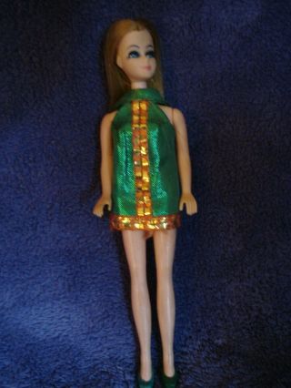 Vintage.  1970.  Topper A11a - Dawn Doll.  Blonde,  In Flashy Green Dress - Taiwan